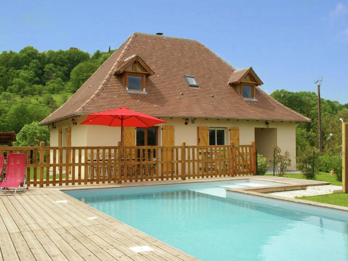 Modern Holiday Home With Private Pool 卢布雷萨克 外观 照片